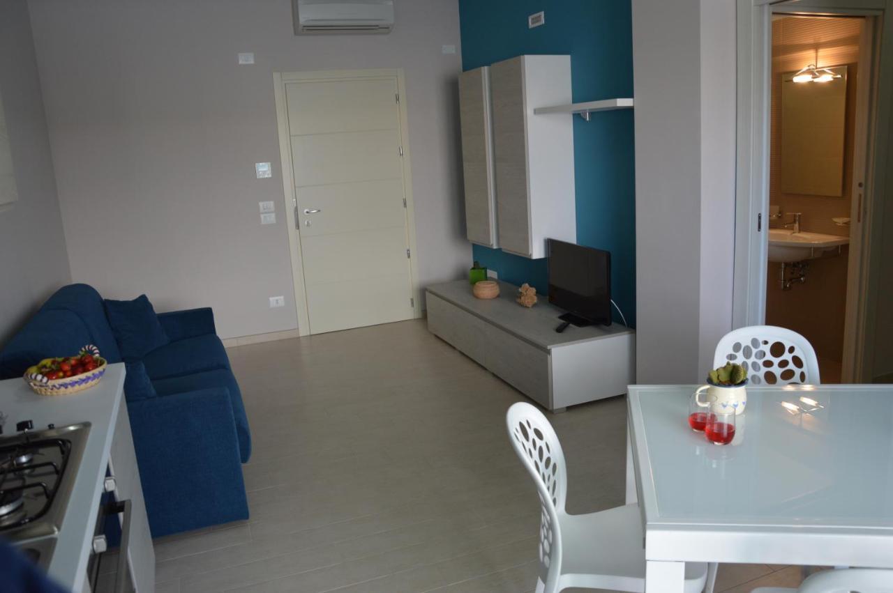 Case Vacanze Blue Bay Resort Roseto Degli Abruzzi Exterior foto