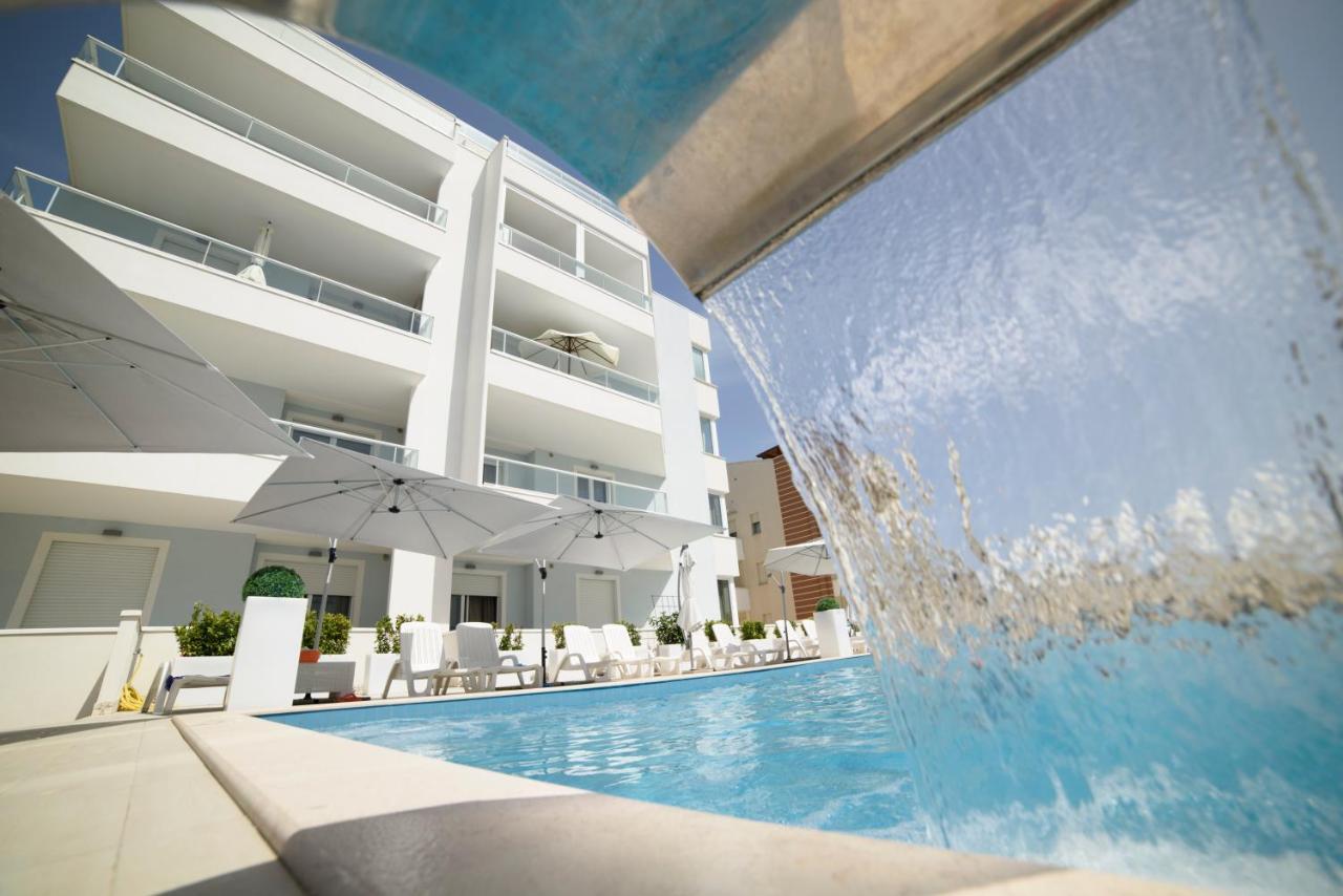 Case Vacanze Blue Bay Resort Roseto Degli Abruzzi Exterior foto