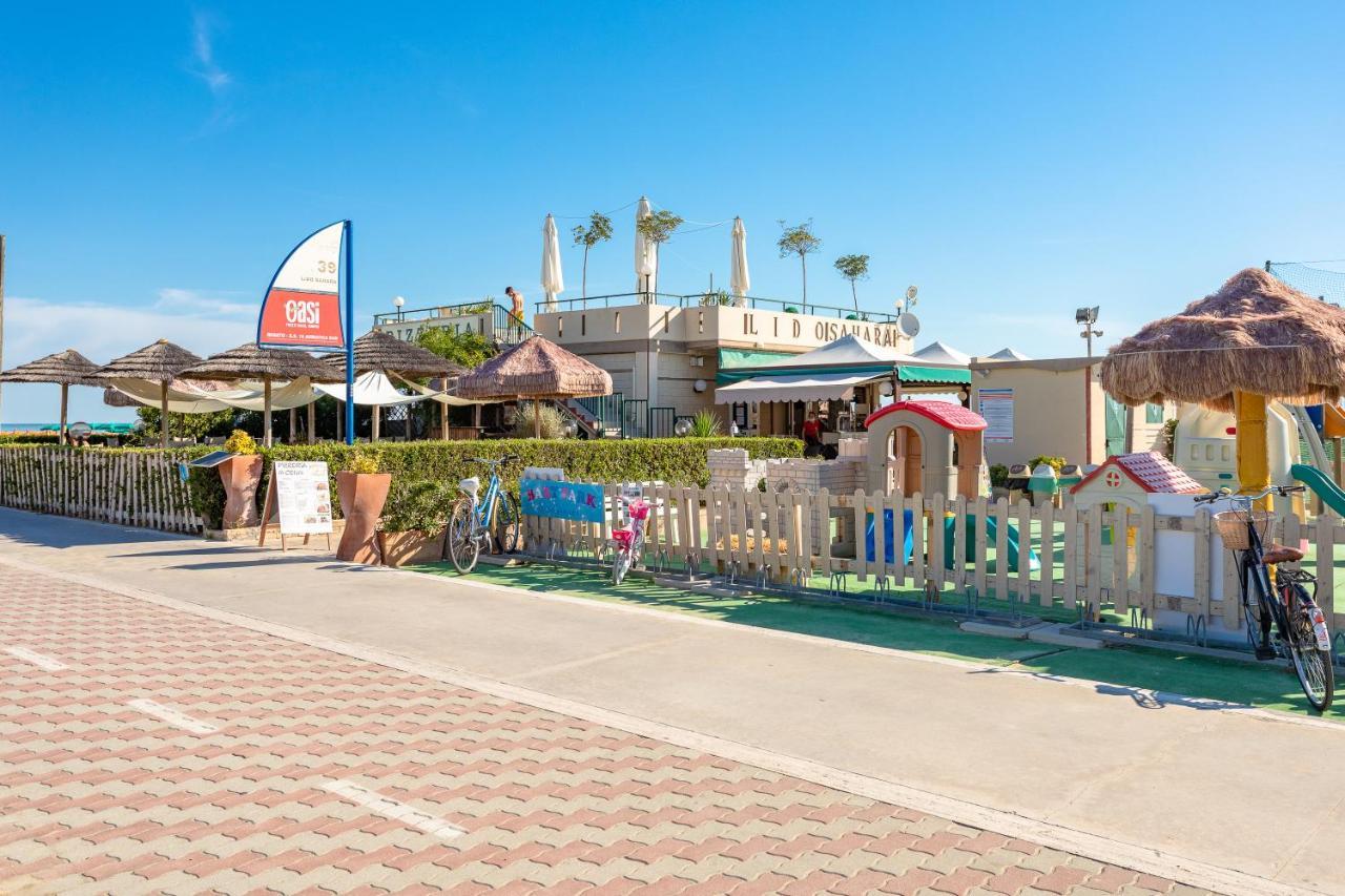 Case Vacanze Blue Bay Resort Roseto Degli Abruzzi Exterior foto