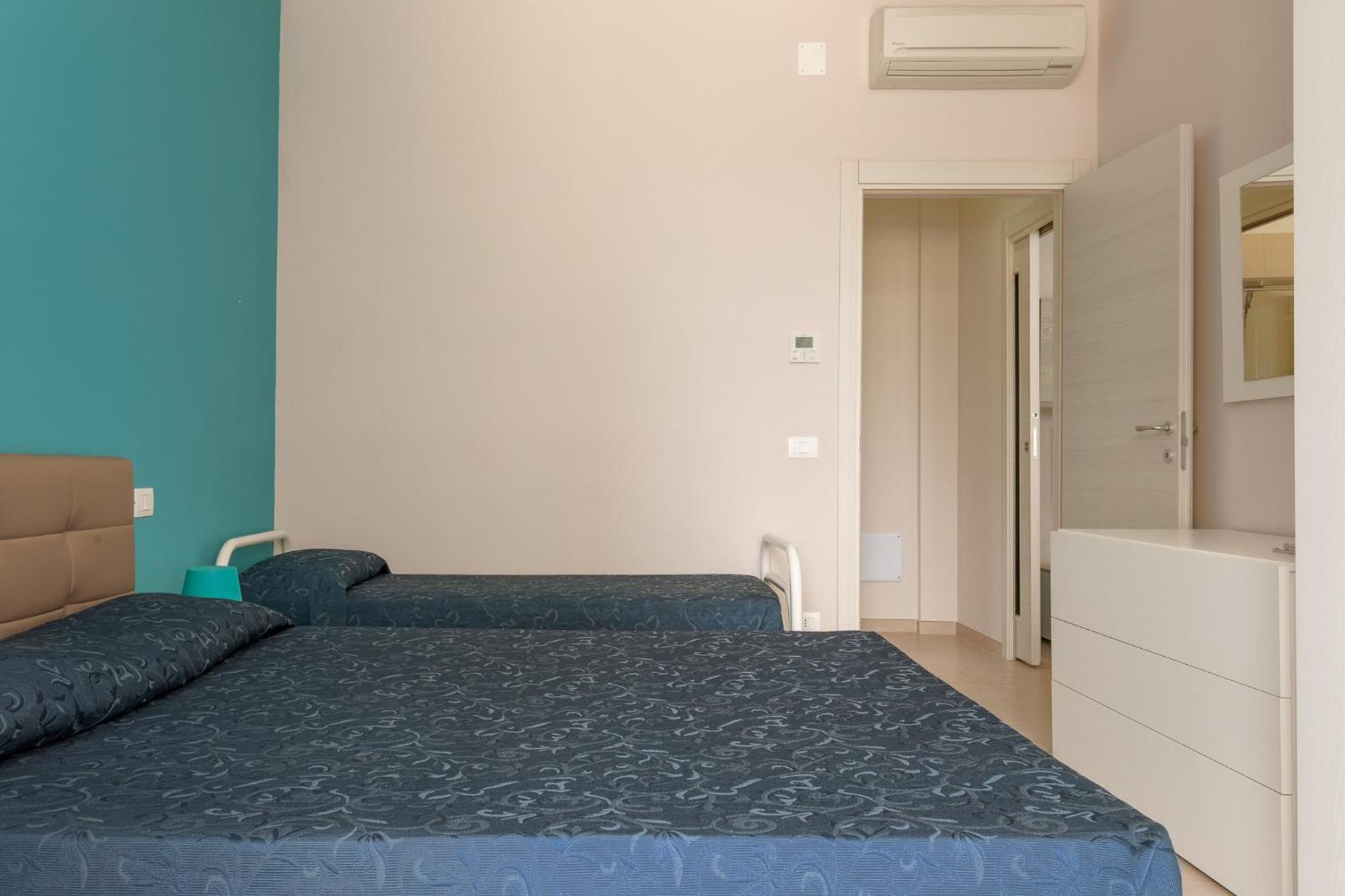 Case Vacanze Blue Bay Resort Roseto Degli Abruzzi Exterior foto