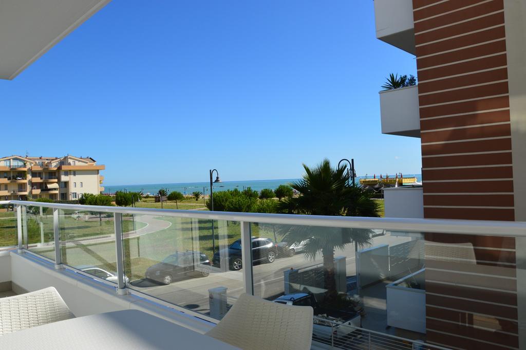 Case Vacanze Blue Bay Resort Roseto Degli Abruzzi Cameră foto