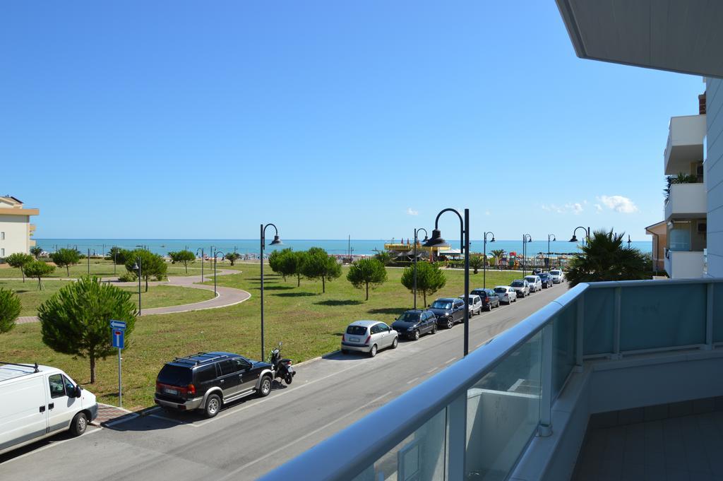 Case Vacanze Blue Bay Resort Roseto Degli Abruzzi Cameră foto