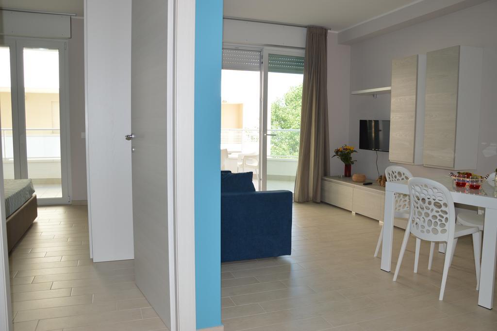 Case Vacanze Blue Bay Resort Roseto Degli Abruzzi Cameră foto