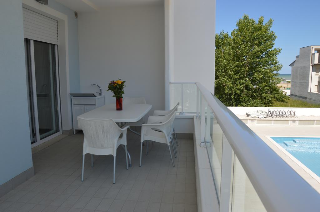Case Vacanze Blue Bay Resort Roseto Degli Abruzzi Exterior foto