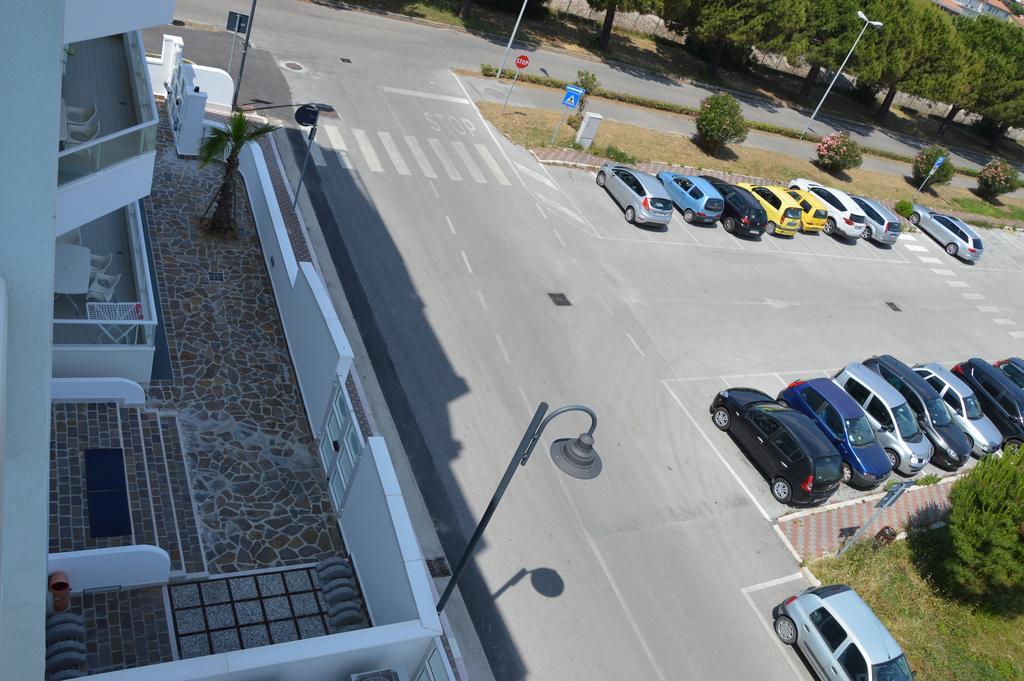 Case Vacanze Blue Bay Resort Roseto Degli Abruzzi Exterior foto