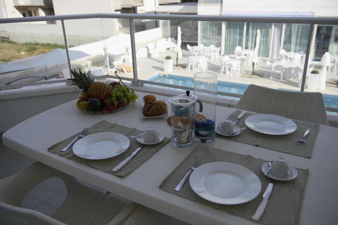 Case Vacanze Blue Bay Resort Roseto Degli Abruzzi Exterior foto